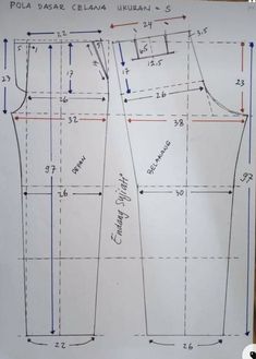 an image of a pattern for a dress that is cut into two sections and has the measurements