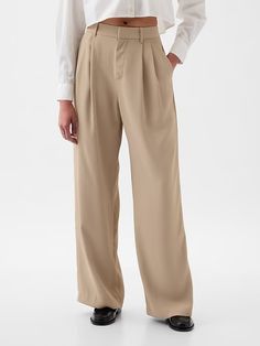 365 High Rise Pleated Trousers | Gap La Outfits, Pleated Trousers, Green And Khaki, Work Wardrobe, Spring 2024, 50's Dress, Petite Size, Summer Wardrobe, Welt Pockets