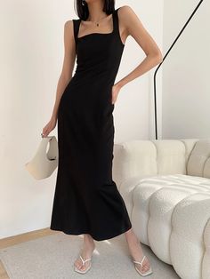 Olivia Mark - Black Backless Halter Neck Bodycon Dress with Long Hemline - Strappy Sleeveless Dress Halter Neck Bodycon Dress, Wrap Around Skirt, Neck Bodycon Dress, Home Dress, Bodycon Midi, Midi Dress Bodycon, Types Of Skirts, Cinched Waist, Olivia Mark