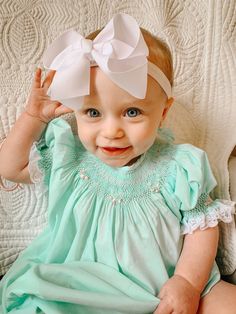 Girls Smocked Christmas Dress, Smocked Christmas Dresses, Hand Smocking, Smocked Romper, Disney Classroom, Hand Smocked Dress, Smocked Baby Dresses, Heirloom Dresses, Girls Sister