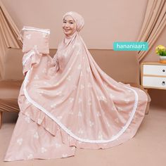 Skirt Bottom Length 110cm Skirt bottom circumference stretches up to 150cm Front Top Length 120cm Rear Top Length 115cm Side Top Length 130cm Prayer Clothes, Prayer Dress, Hijab Ideas, Handmade Skirts, Head Coverings, Trendy Fall Outfits, Formal Dresses For Women, Head Covering, Hijab Fashion