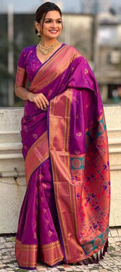 Purple and Violet color Saree in Silk fabric with Weaving work Banarasi Saree Look For Wedding, Purple Silk Saree, Party Wear Traditional, Kaftan Tops, Bollywood Bridal, Trendy Outfits Indian, Outfits Indian, Wedding Sherwani, Readymade Saree