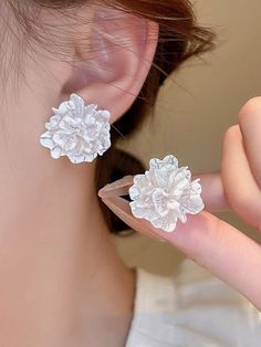 Flower Shape Earrings Accessories WHITE-One_size Look Work, Pretty Fashion, Leisure Fashion, Holiday Wear, Earrings Accessories, Flower Accessories, Spring Summer Autumn Winter, Resin Flowers, Watches Women Fashion