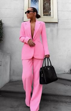 Pink Suits Women, Woman Suit, Pink Suit, Woman Suit Fashion, Ranveer Singh, Formal Suits, Looks Chic, Suit Up, Pink Outfits