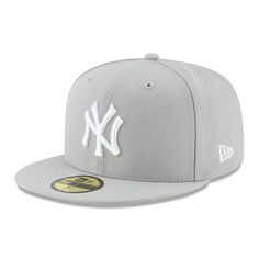 You are purchasing one brand-new, never worn, New York Yankees MLB Authentic New Era 59FIFTY Fitted Hat Color - Grey and White Size - 7 If you have any questions about this item, feel free to message me. Thanks for looking! New York Yankees Hat Outfit, Hat Outfit Men, Nyc Hat, Yankee Hat, Yankee Fitted, Custom Fitted Hats, Swag Hats, New York Yankee Hat, Yankees Cap