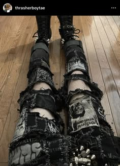 Punk Aesthetic Clothes Men, Punk Ripped Jeans, Simple Punk Outfits Men, Punk Outfits 80s Men, Punk Pants Outfit, Crust Overalls, Trap Pants Goth, Crust Pants Diy, Goth Patch Pants