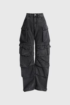 Low waisted cargo jeans with multiple pocket design. The jeans are oversized and have a button fastening at front. Fabric: Cotton Moda Denim, Street Fits, Style Overalls, Denim Decor, Jean Large, Overalls Pants, Denim Patterns, Jeans Cargo, Urban Street Style