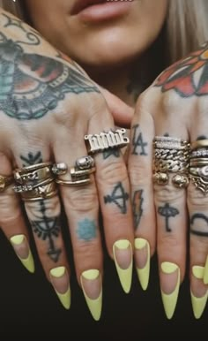 Henna Acrylic Nails, Edgy Nails Almond Shape, Sammie Jefcoate Nails, Sammy Jefcoate Nails, Sami Jefcoate Nails, Las Vegas Nail Designs, Tattoo Nails Designs, Sammi Nails, Edgy Nails Acrylic