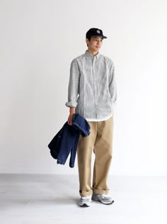 Japanese Basic Outfit, Japan Spring Outfit Men, Japanese Business Casual, Spring Outfits Japan, Japanese Basic, Combination Outfit, Singapore Fashion