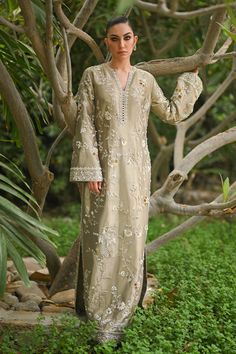 Mahvash – Sania Maskatiya International Formal Pakistani Dresses, Sania Maskatiya Formal, Saniya Maskatiya Formal Wear, Pakistani Formal Suits, Sania Maskatiya, Eastern Dresses, Pakistani Formal Dresses, Net Dress, Pakistani Party Wear