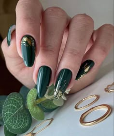 Emerald Nails, Green Acrylic Nails, Dark Green Nails, Nagel Tips, Gold Nail, Dark Nails, Prom Nails