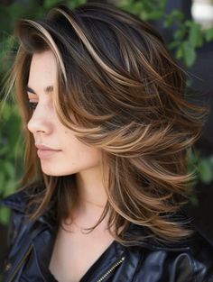 48 Summer Haircuts for Thick Hair: A Trendy Guide for 2024 Short Layered Hairstyles For Thick Hair, Haircut Thick Wavy Hair, Short Summer Haircuts, Long Layered Bob Hairstyles, Haircuts For Thick Hair, Thick Wavy Hair, Summer Haircuts, Thick Curly Hair, Layered Bob Hairstyles