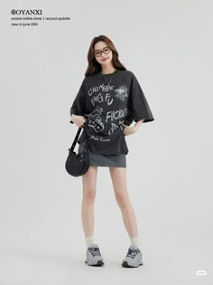 Casual Poses Standing, Knee Skirt, Bear Outfits, Korean Girl Fashion, Teen Fashion Outfits, Fashion Set, Style Outfits