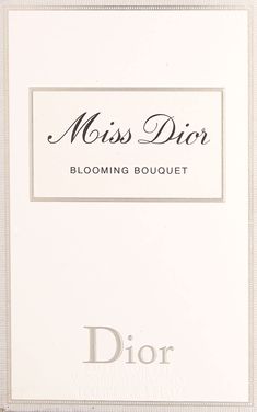 Miss Dior Blooming Bouquet Parfum de Christian Dior, Miss Dior Blooming Bouquet rappelle l'arrivée du printemps. Avec des notes délicates et florales, c'est une essence douce et féminine. Ses notes de tête de mandarine de Sicile créent une union avec des parfums moyens de pivoine, de rose de Damas, d'abricot et de pêche. Les senteurs fruitées complètent les tonalités florales, accentuant le parfum soyeux. Puis, pour parfaire le parfum, Dior l'enveloppe d'un musc blanc velouté. Ce parfum est parf Miss Dior Poster, Miss Dior Wallpaper, Dior Blooming Bouquet Perfume, Dior Wallpaper, Perfume Dior, Perfume Names, Feminine Essence, Fruity Scents, Dior Miss Dior