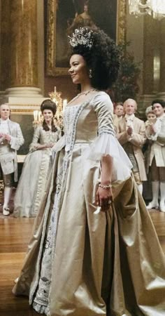 Queen Charlotte Wedding Dress, Queen Charlotte Bridgerton Wedding Dress, Queen Charlotte Bridgerton Costume, Queen Charlotte Bridgerton Dress, Queen Charlotte Costumes, Bridgton Aesthetic Dresses, Bridgerton Season 3 Costumes, Queen Charlotte A Bridgerton Story Dresses, English Gowns