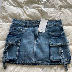 Jeans Skirt Size 36/M Brand Berska Cheap Denim Cutoff Skirt, Denim Fringe Skirt, Cute Jean Skirts, Jeans Skirt Aesthetic, Jean Skirts Outfit, Jean Cargo Skirt, Cargo Jeans Skirt, Short Denim Skirt Outfits, Short Jean Skirt Outfits