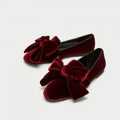 Burgundy Velvet Loafers for Women Cute Round Toe Flats with Bow image 1 Chic Shoes Flat, Shoes Butterfly, Red Bill, Power Red, Velvet Flats, Velvet Loafers, Claret Red, Flat Loafers, Velvet Shoes