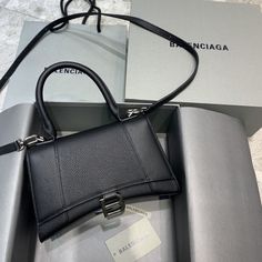 ENT - BGA Bags - 573 A+ Excellent Quality; Contact us if you've any questions in your mind. Balenciaga Hourglass Bag, Balenciaga Handbags, Quality Handbags, Balenciaga Bag, Hermes Birkin, Hand Bags, Bago, Brunei, Bags Shoes