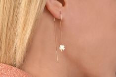 Our clover earring is 14k solid rose gold. It fits your all outfit with a dainty and minimalist style. If you consider the rose gold clover threader as a gift, it makes happy your loved ones on their birthdays, valentine's day, mother's day, graduations, anniversaries, and Christmas. 🎁 If you want, you can add a gift note for your loved ones. It arrives in a special jewelry gift box. ✨ We respond to your questions happily. Your question will be answered within 24 hours. Do not hesitate to conta Earring Chain, Earring Minimalist, Threader Earrings Gold, Minimalist Earring, Chain Earring, Clover Earrings, Solid Gold Earrings, Earring Gift, Special Jewelry