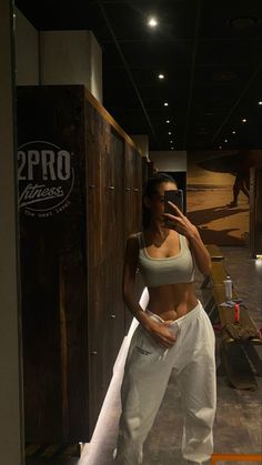 Gym Aethetic Girl, Gym Aesthetic Muscle Women, Gym Pictures Ideas, Gym Rat Aesthetic Women, Gym Girlies Aesthetic Muscle, Gym Awsthetic Girl, Corp Perfect, Gym Couple