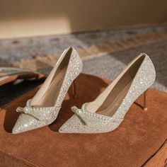 Glamorous Round Toe Wedding Shoes For Banquets, Gold High Heels For Banquet, Glamorous Gold Heels For Banquet, Champagne Round Toe Heels For Evening, Champagne Round Toe Evening Heels, Silver Round Toe Wedding Shoes, Silver Court Shoes With 4-inch Heel For Party, Glamorous Silver Heels For Banquet, Silver Heels With Round Toe For Banquet