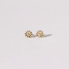 Our Sunflower Stud Earrings in 14k yellow gold. Sold in a pair. In stock. Ships out in 48 hours. Material type 14k solid gold Packaging Letrém logo jewelry gift box Delivery Free standard delivery Gold Packaging, Logo Jewelry, Box Delivery, Jewelry Gift Box, Jewelry Gift, Solid Gold, Jewelry Gifts, Sunflower, Gift Box