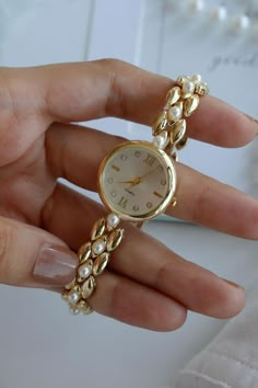 Discover the perfect blend of elegance and nostalgia with our Vintage Dainty Watch. This exquisite timepiece is designed for the modern woman who appreciates classic style, featuring a case diameter of 31-35mm that makes it both chic and easy to wear. Crafted with high-quality steel, both the case and cord ensure durability while maintaining a lightweight feel. The gold classic watch finish adds a touch of sophistication, making it a stunning addition to any jewelry collection. This fancy watch is not just a tool for telling time; it's a statement piece that enhances your outfit, whether you're attending a formal event or enjoying a casual day out. It's the perfect watch for women who embrace vintage charm with a modern twist. Ideal for gift-giving, this womens vintage watch makes a though White Gold Watches Women, Wedding Watches For Bride, Classic Watches Women Classy, Amazon Watches Women, Vintage Watches For Women, Chic Watches Women, Little Gold Watch, Nice Watches For Women, Delicate Watches Women