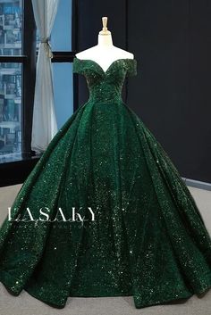 Lasaky - Elegant Bridal Ball Gown: Red Shoulder and Ethereal Train Wedding Dress Dream Dress Prom, Green Sparkly Prom Dresses, Green Ball Gown, Baju Kahwin, Green Quince, Sparkly Prom Dresses, Green Prom, Yule Ball, Dresses Green