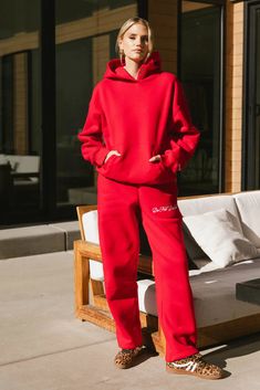 Hand pockets hoodie in red Sweat Sets Women, Valentines Day Outfits For Women Casual, Hoodie Wishlist, Trendy Hoodie Designs, Sweatsuit Outfits Women, Sweat Set Outfits, No Buy Year, Recreating Pinterest Outfits, Sweat Suits Outfits