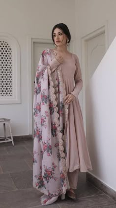 Summer Wedding Guest Dress Aesthetic, Desi Fits, Anarkali Dress Pattern, Gaun Fashion, Traditional Indian Dress, Desi Wear, Desi Outfits, Casual Indian Fashion, Salwar Kamiz