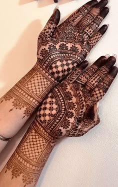 #mehndi #henna #hennaart #wedding #hennaartist #hennadesign #mehndidesign #mehndiartist #mehendi #hennatattoo #bridalhenna #mehndidesigns #mehndiart #hennainspire #hennadesigns #bride #hennalove #bridalmehndi #hennawedding #indianwedding #art Mehandi Front Hand Design Unique, Heeramandi Mehendi Designs, Right Hand Mehndi Designs, Front Full Hand Mehndi Designs Latest, Mhendi Design Unique Latest Simple, Mendhi Designs Simple Front Hand Unique, Full Hand Mehndi Designs Latest, Motif Henna