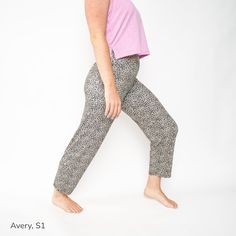 Engineered to keep you comfortable, Skida's Viska Pant combines a breathable, lightweight fabric with moisture-wicking technology for the ultimate sleek and multi-seasonal fit. Versatile 4-way Stretch Sweatpants For Loungewear, Casual Yoga Pants With 4-way Stretch For Loungewear, Casual 4-way Stretch Yoga Pants For Loungewear, Athleisure 4-way Stretch Loungewear Pants, Casual Long Pants Activewear For Relaxation, Full Length Activewear With Elastic Waistband For Relaxation, Casual Activewear Long Pants For Relaxation, Comfortable Relaxed Fit Straight Leg Activewear, Versatile Yoga Pants With Elastic Waistband For Relaxation