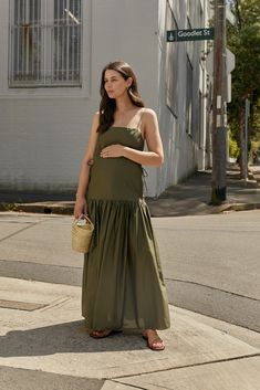 The Maternity Edit | The UNDONE Pregnant Street Style, Maternity Essentials, Fitted Knit Dress, Preggo Fashion, Pregnancy Clothes, The Undone, Maternity Chic, Cute Maternity Outfits, Stylish Maternity Outfits