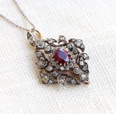 Platinum Chain, Victorian Pendants, Edwardian Jewelry, Magical Jewelry, Ruby Necklace, Antique Necklace, Victorian Jewelry, Pendant Design, Diamond Pendant Necklace