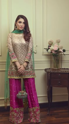 Stylish Wedding Dresses Pakistani, Dresses Pakistani, Pakistani Formal Dresses, Velvet Dress Designs, Pakistani Suit, Beautiful Pakistani Dresses