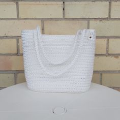 Casual White Straw Bag With Handles, Yarn Crochet Tote Bag, White Crochet Bags For Daily Use, Casual White Crochet Bag With Double Handle, Casual Yarn Shoulder Bag For Daily Use, White Crochet Bag With Large Capacity For Daily Use, Rectangular Crochet Everyday Bag, Casual Crochet Bucket Shoulder Bag, Crochet Yarn Tote Bag