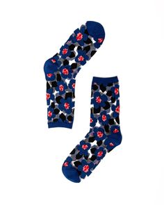 For the minimalists who still want a pop of color and print, our Bold Blue Floral sheer sock is your perfect accessory. Geometric style blue florals with unexpected elements of red, pink and black accents give this sock a distinctively edgy vibe. Pair with loafers for an effortless cool girl look. One Size. Recommended fit US W5.5-10. 200 Needle Count. ✨ Funky yet elegant - no silly or childish patterns 🧦 Premium quality - durably made with comfortable stretch 👗 Unique - the perfect accessory All Denim Outfits, The Minimalists, Half Socks, Thigh High Sock, Oversized Hoop Earrings, Floral Socks, Colorful Blouses, Pointy Heels, Sheer Socks