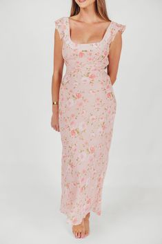 The compliments won't stop when you're wearing this *stunning* maxi dress this season! This beauty features a gorgeous scooped neckline, ruffled shoulder straps, and a a gathered bodice, and the beautiful floral fabric will hug your curves in just the right way. The Pisa makes a gorgeous wedding guest dress, or take her on your next resort vacation for a candlelit dinner on the beach! Available in several colorways. FIT: Runs true to size - fitted through the hips. Bodice is fitted and has no st Gathered Bodice, Candlelit Dinner, Beauty Features, Chiffon Midi Dress, Garment Details, Resort Vacation, Sleeveless Midi Dress, Scooped Neckline, Pastel Floral