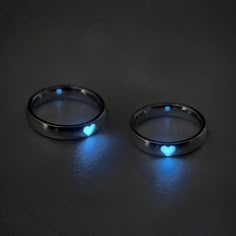 Couple Rings Silver, Blue Fingers, Matching Stuff, Dark Rings, Light Jewelry, Heart Rings, Ring Settings Types, Ring Man, Glow In Dark