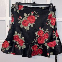 Floral Print Ruffle Hem Skirt Multicolor Mini Skirt Size M Floral Color Red/ Black Nwt Chic Tiered Skort By Forever 21, Fitted Ruffled Skirt Bottoms From Forever 21, Forever 21 Ruffled Mini Skirt, Fitted Ruffled Skirt By Forever 21, Fitted Forever 21 Ruffled Skirt, Forever 21 Fitted Ruffled Skirt, Forever 21 Fitted Mini Skirt With Ruffles, Chic Ruffled Bottoms From Forever 21, Forever 21 Black Mini Skirt For Summer