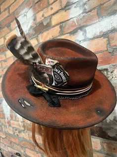 Hat Making Ideas, Hat Burning Ideas, Hat Band Ideas, Fix Your Crown, Gothic Hats, Country Craft Ideas, Cowboy Hat Band, Cowboy Hat Styles, Cowboy Hat Design