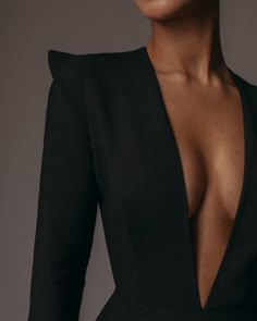 Luxury Outfits Aesthetic, Minimalist Fashion Women, Fire Fits, Outfit Trends, Aesthetic Style, Mode Inspo, Black Aesthetic, Types Of Fashion Styles, Classy Outfits