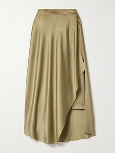 Loro Piana's midi skirt is made from silk-satin in a layered design - the floaty, asymmetric panels drape beautifully over a pencil style underneath. It sits at your natural waist and creates fluid movement as you walk. Uzun Boy, Fluid Movement, Silk Clothing, Expensive Taste, Satin Midi Skirt, Winter Beauty, Fall Clothes, Layered Design, A Pencil