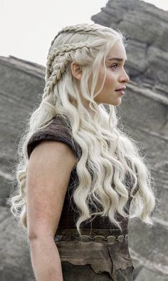 Nouvelle tenue Daenerys Daenerys Braids, Plaits Tutorial, Viking Braids, Long White Hair, Viking Hair, Braid Tutorial, Mother Of Dragons