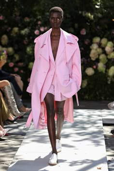 Runway Fashion Outfits, Michael Kors Runway, Mode Rose, Runway Collection, Fashion Runway, Fashion Photoshoot, Editorial Fashion, Vestidos De Fiesta, Runway Fashion