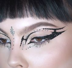 Graphic Eyeliner With Rhinestones, Jewel Eyeliner, Dragon Makeup, Funky Makeup, Face Art Makeup, Graphic Makeup, Rave Makeup, Eye Makeup Designs, Dope Makeup