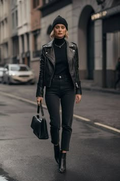 Gig Style Outfits, Gig Outfit Ideas Winter, Grunge Bell Bottom Outfit, All Black Outfit For Party Night Winter, Cute Night Out Outfits Winter, Munich Style Outfit, Bohemian Rocker Style, Rock Night Outfit, Winter Monochromatic Outfit