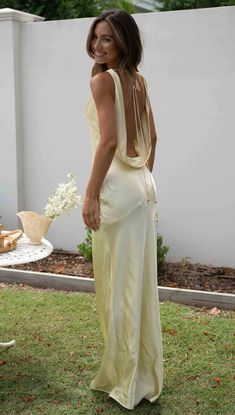 Details: Solid Backless Halter neck Maxi dress FIT:Regular fit Non-Stretch through fabricStandard sizingCotton&PolyesterSize Available: Size Length Bust inch cm inch cm S 47.2 120 33 84 M 47.7 121 34.6 88 L 48 122 36.2 92 XL 48.4 123 37.8 96 Halter Neck Maxi Dress, International Clothing, Yellow Tone, Halter Maxi Dress, Halter Maxi, Dinner Date, Halter Maxi Dresses, Gold Accessories, Long Maxi