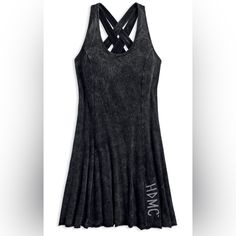 Size Large Harley-Davidson Women's Back Strap Dress, 96207-17vw. Made Of 100% Cotton Jersey Denim With A Snow Wash Design. Rib-Knit Neckline And Straps. Raw-Edge Accents. Four Crisscrossed Straps On Back. Printed Graphics On Left Hem. Approximately 35.5" In Length From Shoulder To Hem. Fun And Flirty Dress! Princess Lines Hit In All Of The Right Places. 96207-17vw Harley-Davidson Women's Back Strap Dress Made Of 100% Cotton Jersey Denim With A Snow Wash Design Rib-Knit Neckline And Straps With R Back Strap Dress, Harley Gear, Hobo Chic, Snow Dress, Riding Clothes, Casual Dress Black, Flirty Dresses, Dress Princess, Riding Outfit