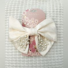 Nicole Miller New York Cream Pearl Bow Clip With Pearls. New Super Cute For Holidays, New Years. Comes From A Smoke Free, Pet Free Home. I Ship Within 24 Hours Of Purchase! Pearl Bow, Bow Clip, Pearl Cream, First Bday, Bow Clips, Nicole Miller, Cream White, Super Cute, Hair Accessories